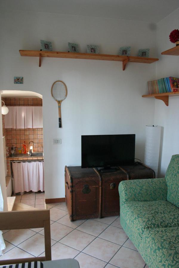 Mini Appartamento "Il Nido Del Picchio" อัสโกลีปิเชโน ภายนอก รูปภาพ
